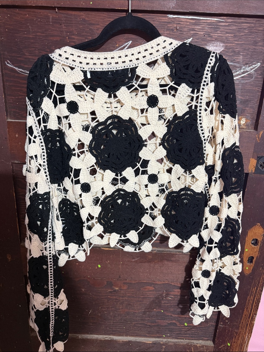 Laila Row Black & Cream Crochet Floral Cropped Pullover - Picture 3 of 3